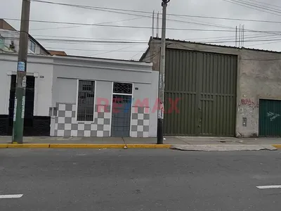 ¡Oportunidad De Inversión! Terreno Comercial/Residencial De 1,022 M² En La Victoria Estratégica Ubicación En La Cdra. 14 De La Victoria, A Media Cuadra De La Av. México Y A Solo 6 Cuadras De La Plaza Manco Cápac. Zona De Alto Tránsito, Ideal Para Proyectos Inmobiliarios, Depósitos, Galerías O Talle