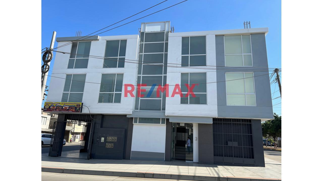 Modernas Oficinas En Alquiler - Chimbote | 322 M² | 3 Frontis | Zona Estratégica Comercial - Pisos 02 Y 03