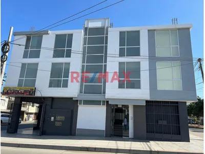 Modernas Oficinas En Alquiler - Chimbote | 322 M² | 3 Frontis | Zona Estratégica Comercial - Pisos 02 Y 03