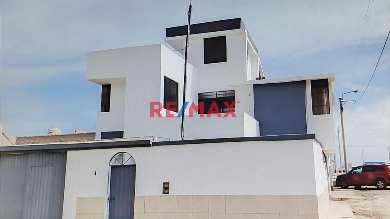 Casa En Venta – A Una Cuadra Del Malecón De La Punta, Camaná
