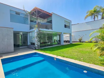 Venta de Casa en La Molina - Lima 4 Dormitorios 